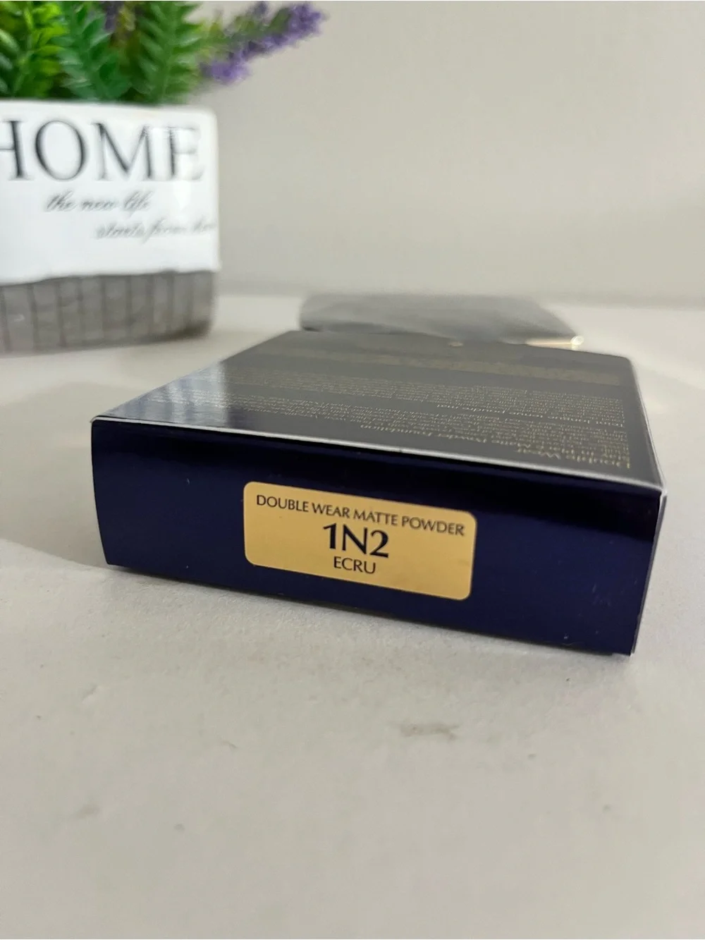 1N2 Ecru~ Estée Lauder Double Wear Stay-in-Place Matte Powder Foundation, 12 g